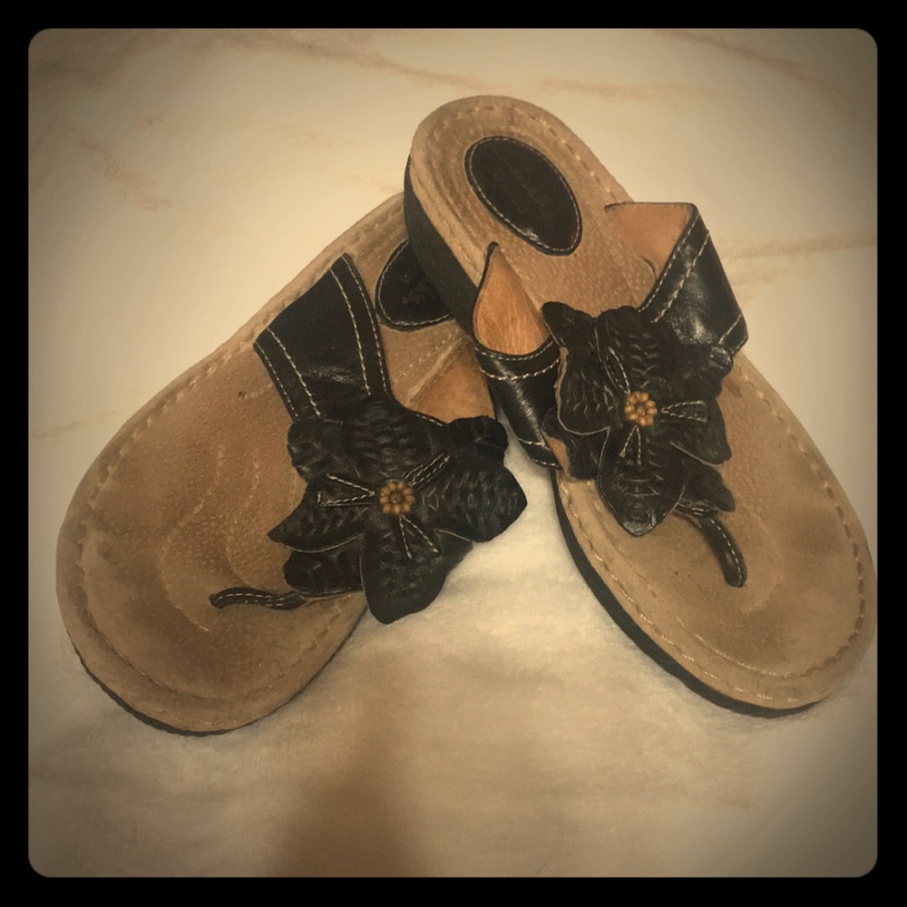 Clark black sandal